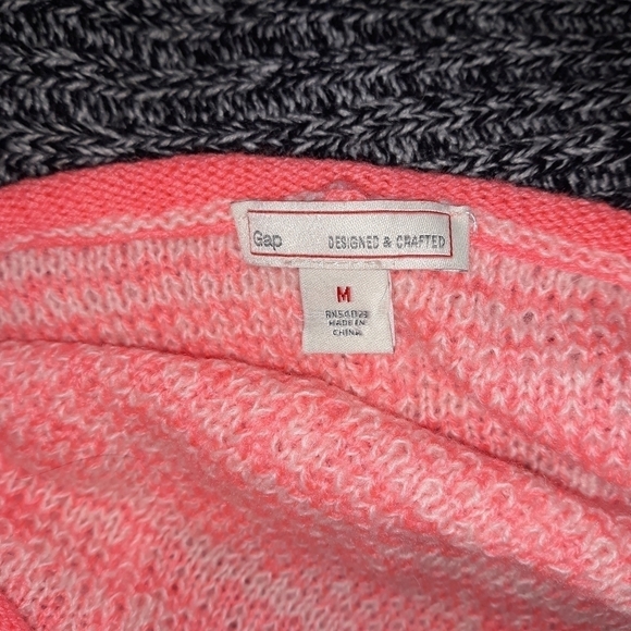Gap women's sweater size medium 5/$25 - Picture 3 of 3
